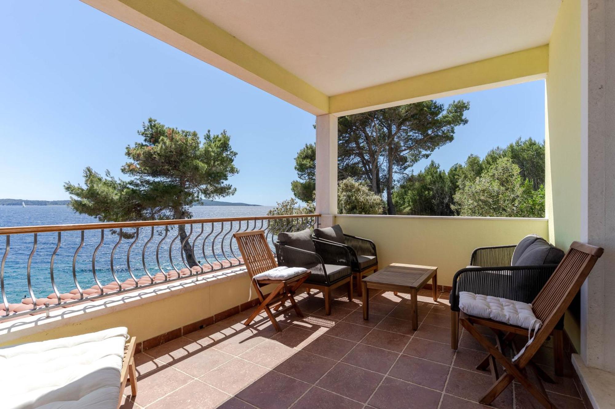 Villa Marin - 4 Apartments Zavala Kültér fotó