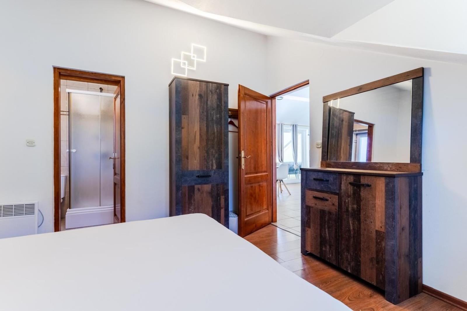Villa Marin - 4 Apartments Zavala Kültér fotó